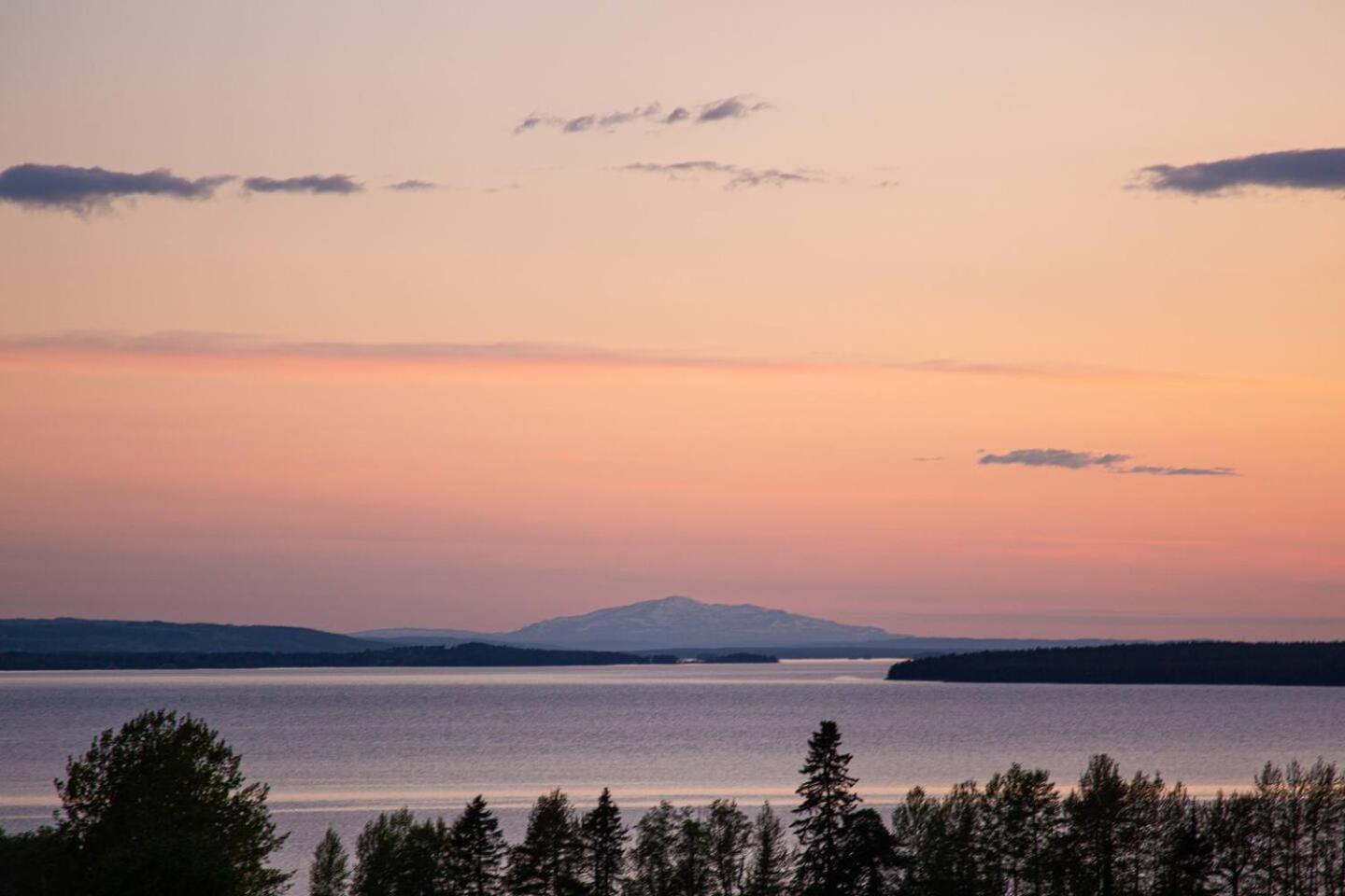 Cozy Mountain View Apartment Orrviken エクステリア 写真